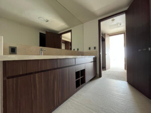 Condo 1103 Marbella Tower Palacio del Mar - Generous storage space for toiletries and linens