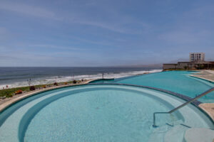 Palacio del Mar offers an Ocean front Infinity Pool and jacuzzi sitting at a cliff hugging el Descanso