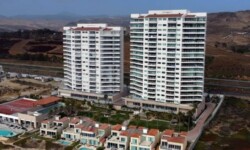 Palacio del Mar Towers
