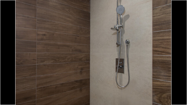Palacio del Mar Tower 2 - Shower Palacio del Mar Tower 2 - Shower