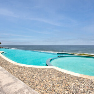 Infinity pool and jacuzzi Infinity pool and jacuzzi